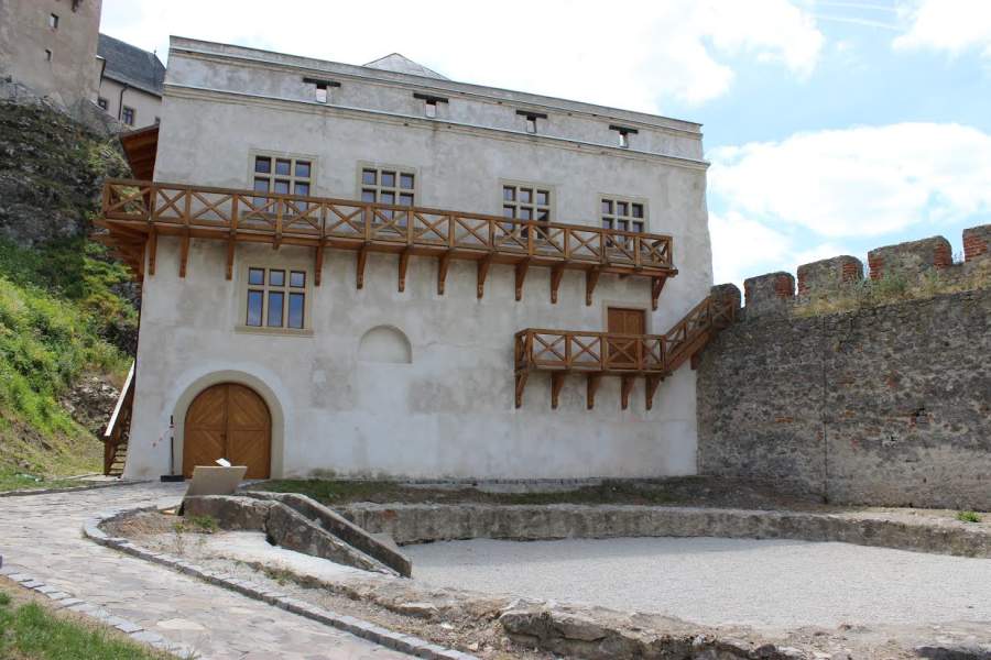 Kasáreň - Hrad Trenčín